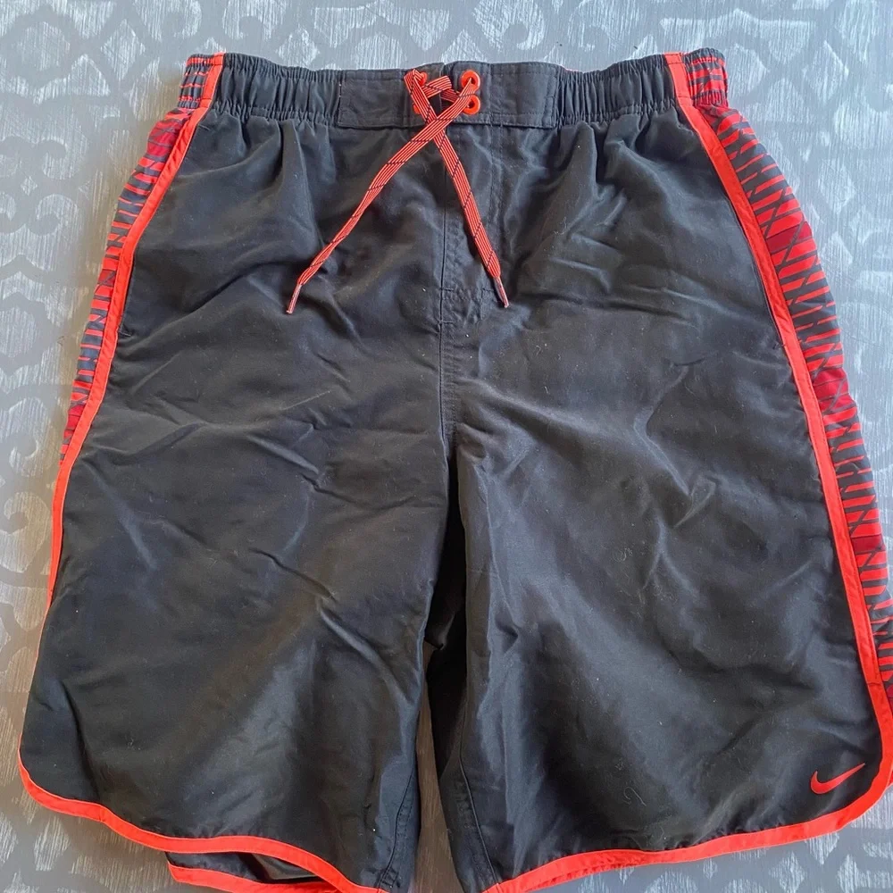 Nike Black and Red‎ lined swim trunks men’s size medium swoosh